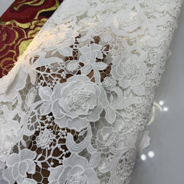 Blooming Cord lace with appliqué